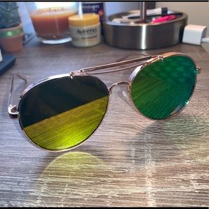 Mirrored aviator sunglasses